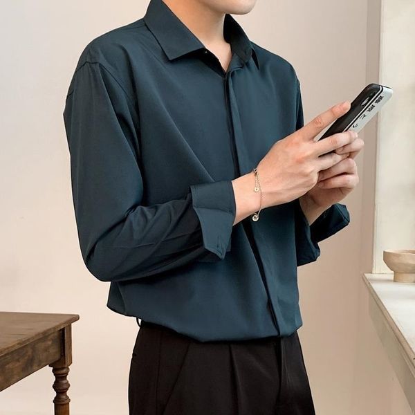 Kore moda örtü gömlek erkekler için düz renk uzun kollu buz ipek akıllı rahat rahat düğme yukarı gömlek 210705