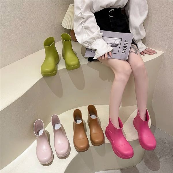 GAI GAI GAI Botas femininas doces cores sólidas rosa triplo preto pistache amarelo gelo plataforma fashion bota cano curto Martin bico redondo à prova d'água ao ar livre