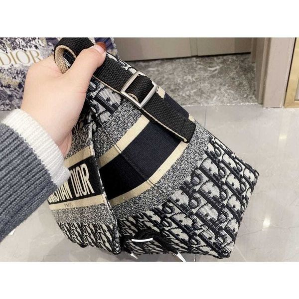 

d 2021 casual and versatile ins fashion one shoulder messenger camp bag backpack schoolbag men's women's bags handbag