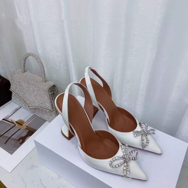 

Designer Heels womens sandals Water drill sunflower buckle Fashion Party Wedding Pointy Toe Pumps Cowhide patent leather wedding Women Shoes With box dhgate