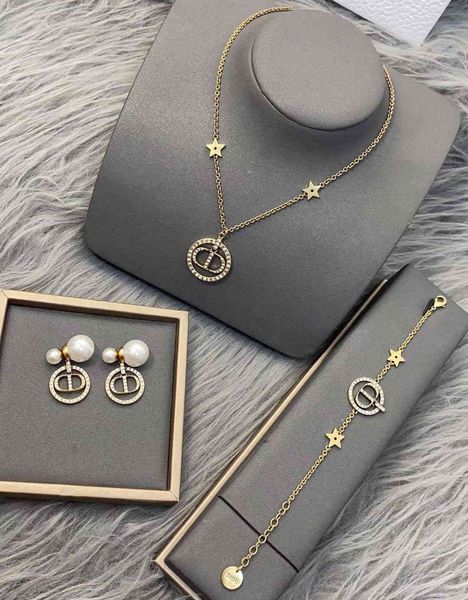 

21 new full diamond letter bracelet for female bloggers, Black