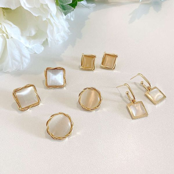 

simple fashion small earrings female sense cat's stone earrings net red