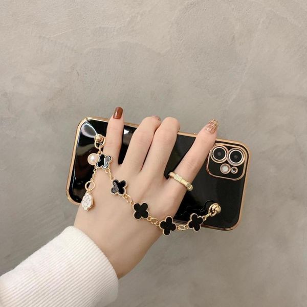 

clover bracelet x for 12 11pro max mini apple xs xr case iphone 8plus / 7, Black