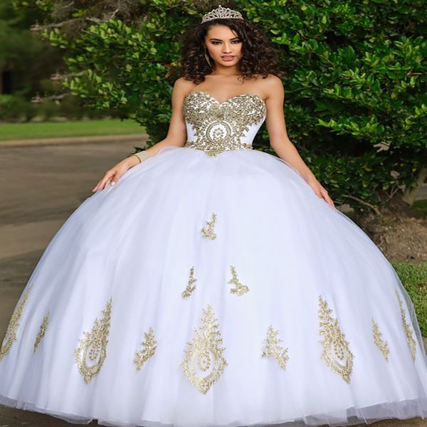 Cinderalla White Quinceanera Платья с золотым кружевом PROM 2021 Корсет Женщины Robe De Soirée Mariage Foral Vestidos 15 Años Abiti Da Cerimonia