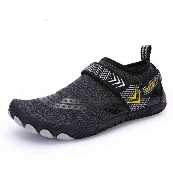 

swimming shoes, outdoor beach men's river tracing diving five finger snorkeling soft anti-skid wading shoes, Black