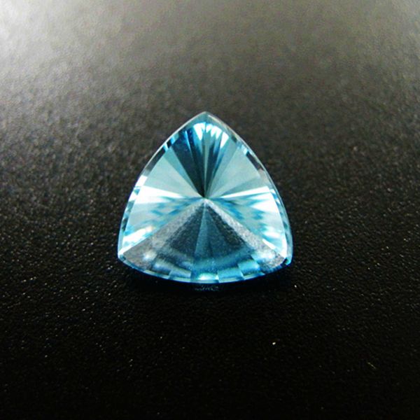 10MM forma triangolare fantasia sfaccettata taglio naturale topazio azzurro cielo pietra semipreziosa pietra preziosa orecchini ad anello fai da te cabochon 4160005 H1015