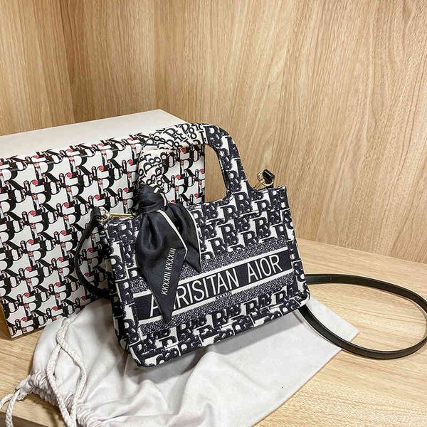 

classic bag women's new versatile old flower tote bag single shoulder messenger canvas embroidered hand purse