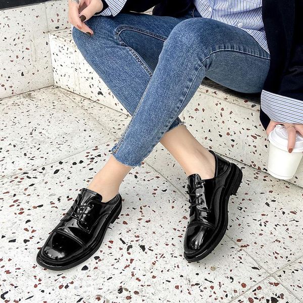 

dress shoes dropshiping spring and summer cross-tied retro women low heels patent leather design round toe loafer zapatillas mujer, Black