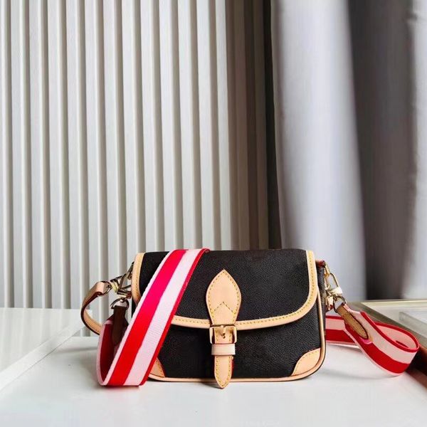 

handbags luxurys designers bags fashion womens crossbody clutch shoulder bag letter handbag ladies purse 2022 pocket messenger totes wallet