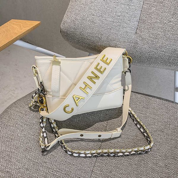 

luxury handbags 2021 vagrant leather women's lingge one shoulder slant cross hand double chain leather women's bag