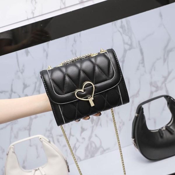 

evening bags light luxury fashion diamond lattice chain cute side bag heart-shaped lock one-shoulder designer handbag for women satchel