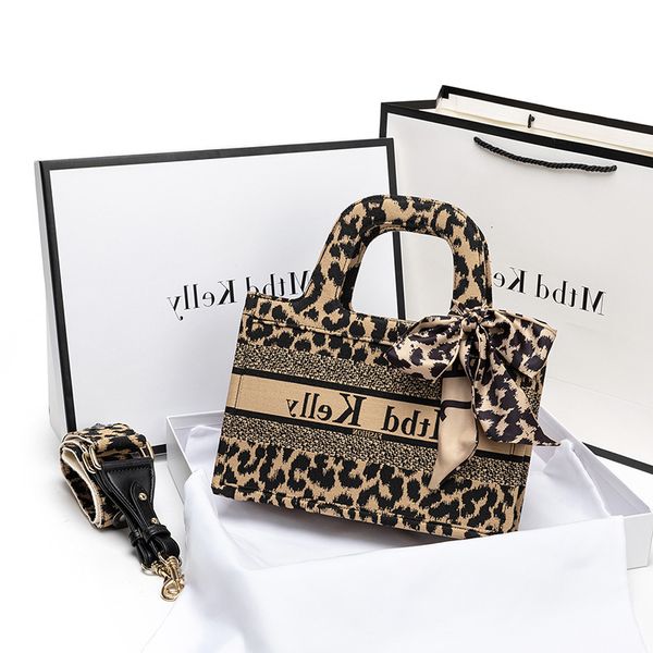 

diana female leopard print 2021 new fashion casual embroidery single shoulder messenger bag women's net red handbag