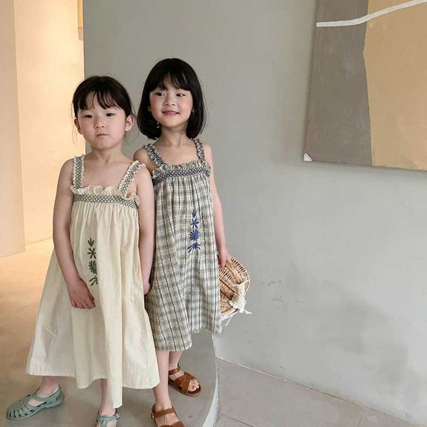 Kinder Mädchen Sommerkleid für Kinder Sling Karierte Baumwolle Freizeitkleidung Kleinkind Koreanische Gardon Stickerei Kleidung 210529