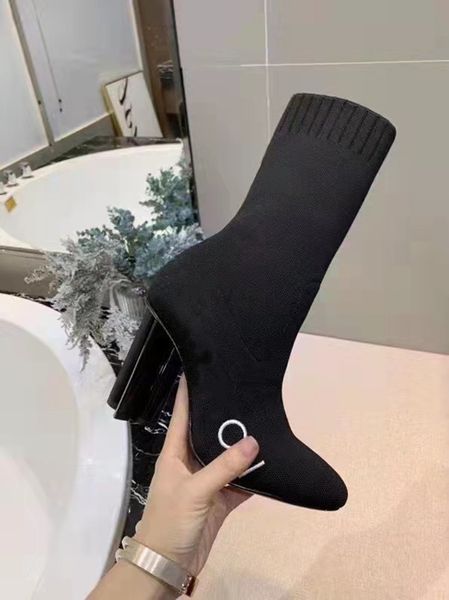 

2021 luxury designer womens half boots shoes winter chunky med heels plain square toes shoe rainboots zip women mid calf booty wear resistan, Black