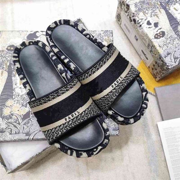 

2021 european and summer slippers women's outer wear embroidered letters thick bottom flip flops sandals, Black