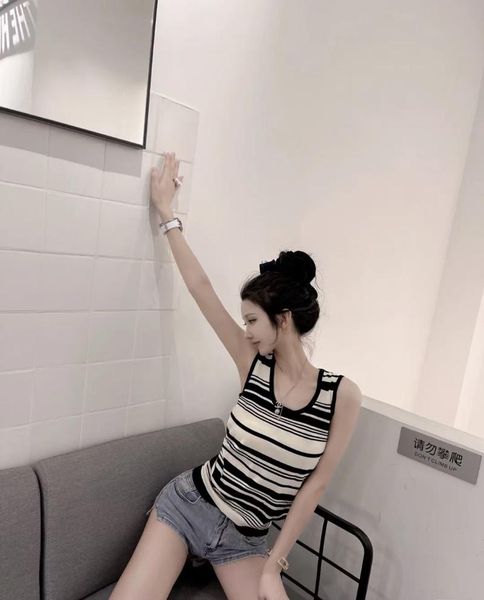 

women's t-shirt summer french classic low-neck round neck short-sleeved letters tight bottoming shirt slim sexy, White