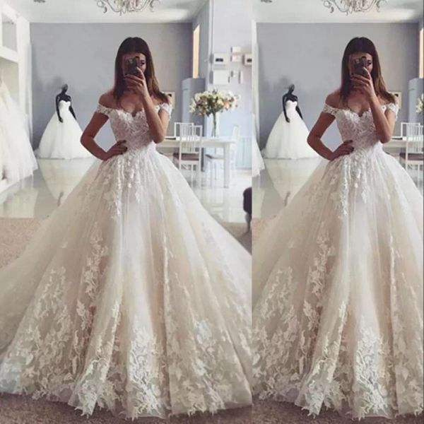 

2022 gorgeous lace applique wedding dresses bridal ball gown off the shoulder floor length beach castle custom made plus size vestidos, White