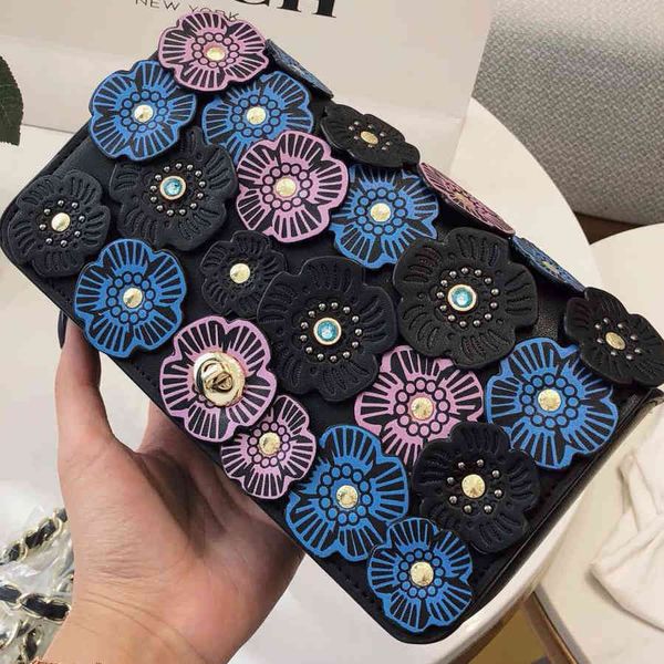 

2021 summer single shoulder messenger bag with three-dimensional flowers designerss luxuryss hand yw