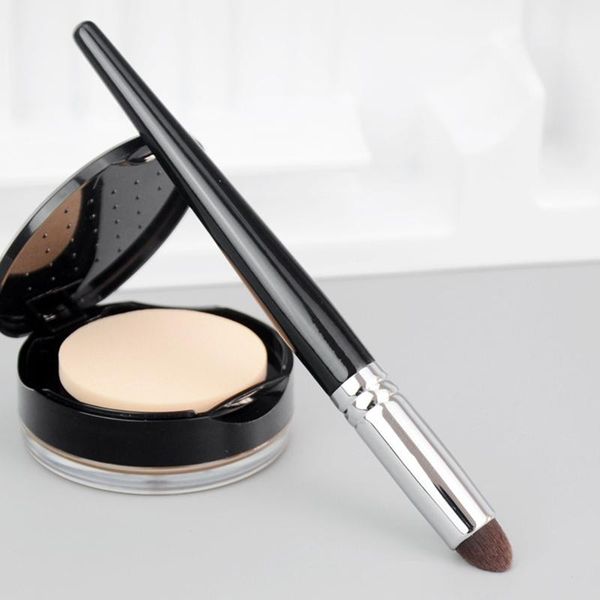 

makeup brushes head ultra-precision concealer brush eyeshadow eye shadow cosmetic acne marks dark circles