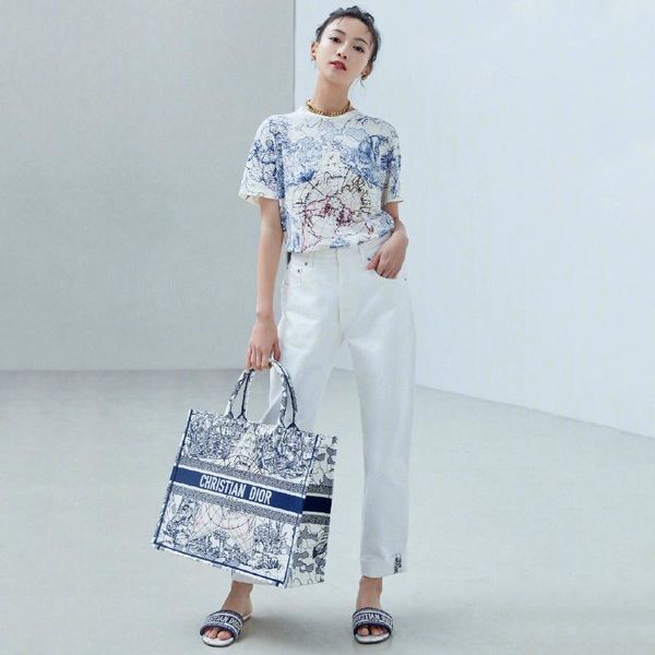 

women's t-shirt 2021 small bee water and land map constellation jungle painting graffiti printed cotton men women short-sleeved, White