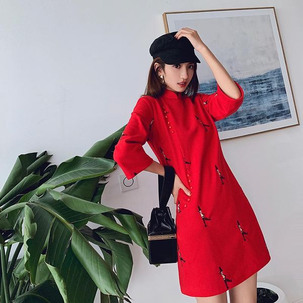 

embroidered red short long sleeve loose cheongsam improved young girl 2021 dress chinese style ethnic clothing