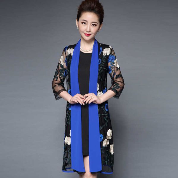 

luxury evening dress spring / summer 2021 large elegant temperament embroidered two-piece set of middle-aged and elderly women's &#039, Black;gray