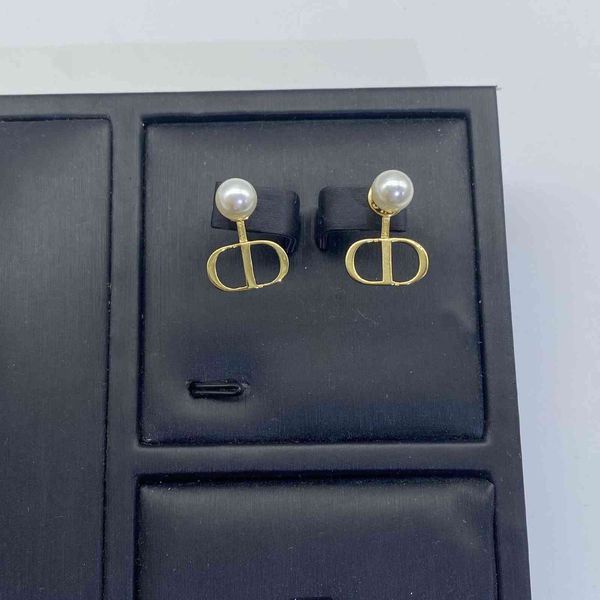

2021 luxury designer jewelry trend pearl letter earrings female net red high version temperament simple, Silver