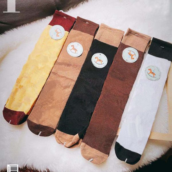 Heißer Verkauf Baby Kinder Socken Europa und Amerika Stil Mode Herbst Winter mittlere Strümpfe Kinder hochwertige Jungen Mädchen Druck Baumwolle warme Socken Weihnachtsgeschenk