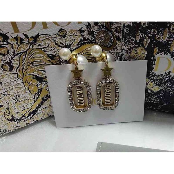 

d family / di 2021 classic pearl earrings female letter full diamond earrings anti allergy sier needle, Golden