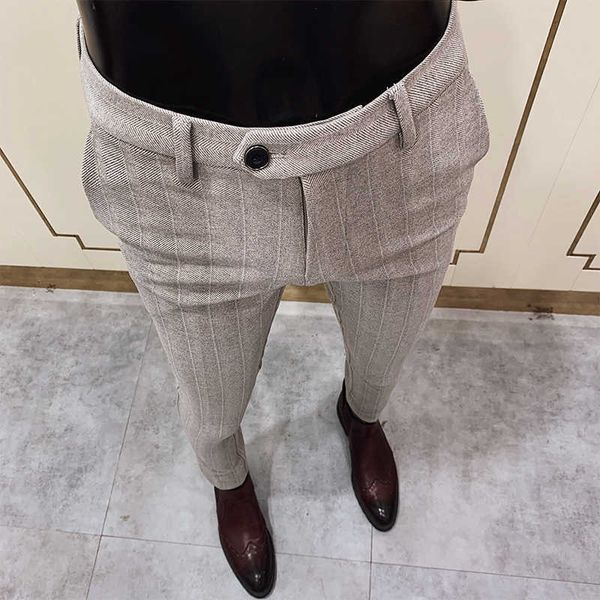 Autunno Inverno Uomo Pantaloni eleganti a righe Pantaloni di lana caldi da lavoro formale Pantaloni da uomo casual Pantaloni a sigaretta slim fit 210527