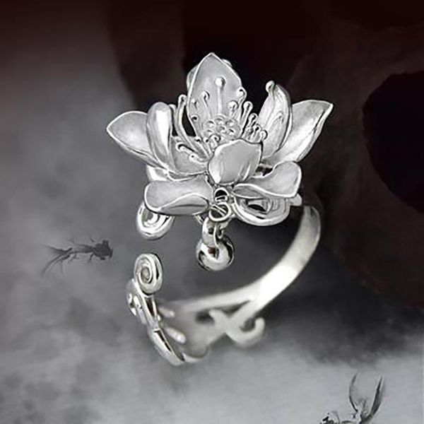 

cluster rings original handmade anemone opening can be adjusted to attend the cocktail party ring retro fashion literary female jewelry, Golden;silver