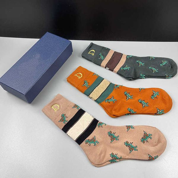 

luxury baroque women socks lovely jacquard female digner stockings birthday gift for girls cotton hosiery, Black;white