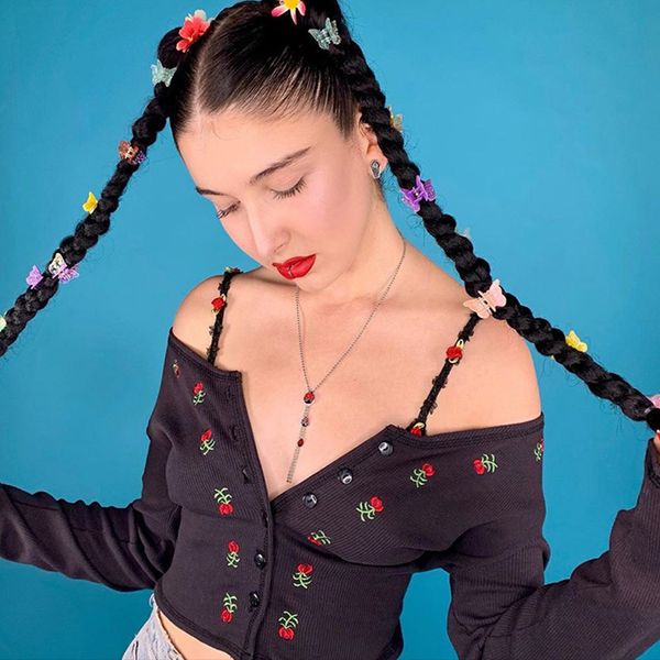 

2021 new women's slim shorts, solid round collar, simple buttons, flower embroidery, t-shirt, street trend, spring and autumn l4t3, White