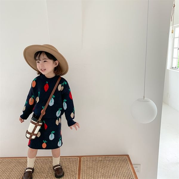 

cute baby girls fruit pattern knitting jacquard clothes sets autumn winter casual sweater and skirt outfits 210708, White