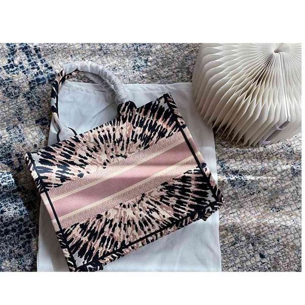 

christian factory style sense of foreign large bag women's portable bag 2021 canvas printing fashion capacity one shopping bags luxurys