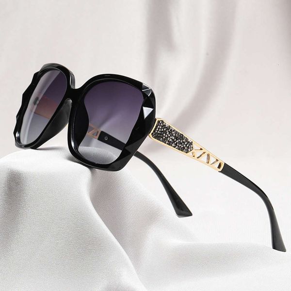 

trend shining diamond-studded metal decoration fashionable frame type lady driving traveling street shooting multi-color optional with box, White;black