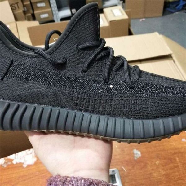 

shoes sneakers yee zy basketbal football soccer slippers static refective grey marsh cinder tail light v2 white black mesh baseball sandal l