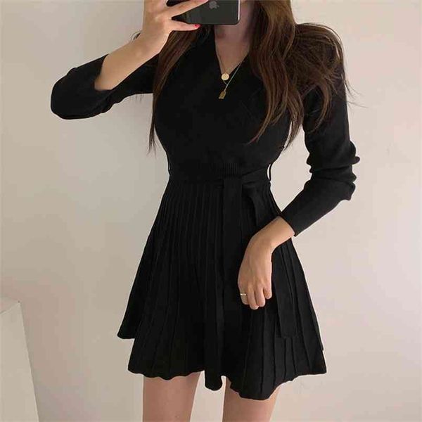 Gestrickte Kleider Verkäufe Frauen Langarm Korea Stil Design Fliege A-linie V-ausschnitt Niedlichen Mini Kleine Schwarze Kleid 210520