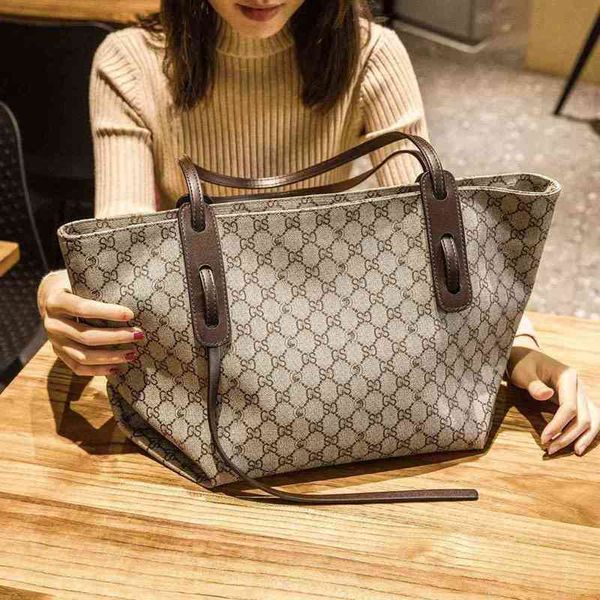 

2022 new factory wholesale carlo daisy capacity elegant contrast printed bag bag women's shoulder
