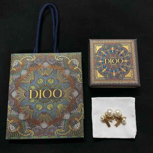 

design jewelry letter pearl female butterfly full of diamond earrings front and rear earrings dragonfly atmosphere elegant, Golden