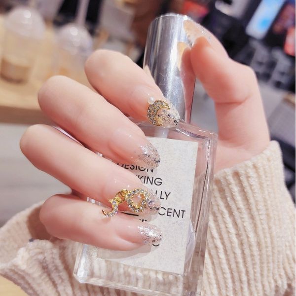 

nude tiktok cn mnicure pd nd wer dimond nil with diamond., Red;gold
