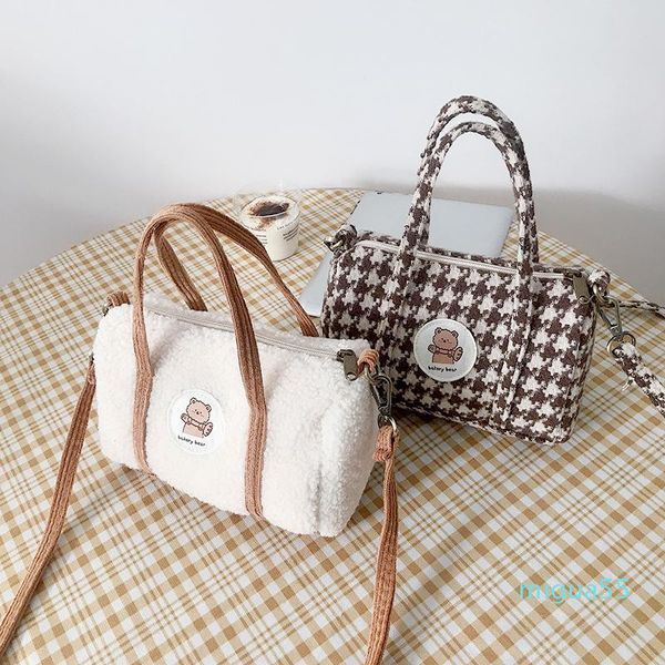 Omuz Çantaları kadın Crossbody Peluş Çanta Kızlar Shopper Çantalar Moda Rahat Sevimli Karikatür İşlemeli Ayı Mektup Boston