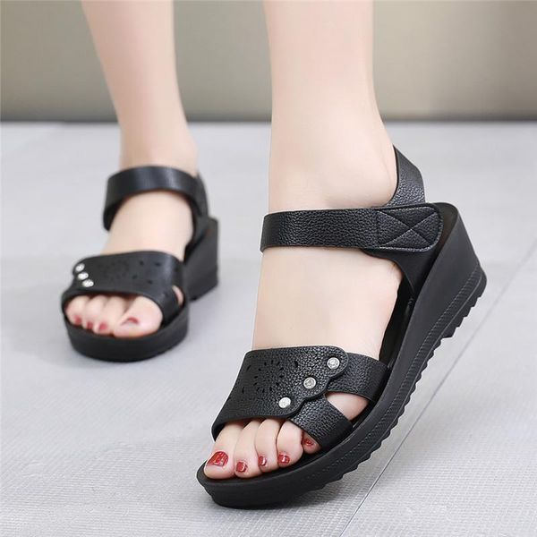 

sandals shoes soft female sandal large size 2021 summer anti-skid girls big comfort fashion beach low beige hook & loop scandals sol, Black