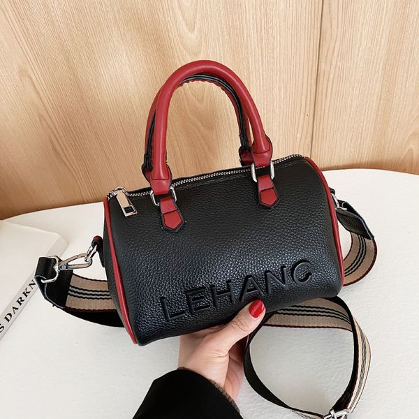 

minority design handbag female autumn and winter 2022 new high-grade foreign style messenger bag fashion pillow bag