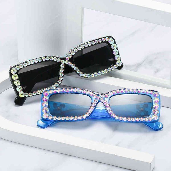 

2022 factory wholesale luxury rhinestones women street show protect iced out zicron fashion sun eyewear, White;black