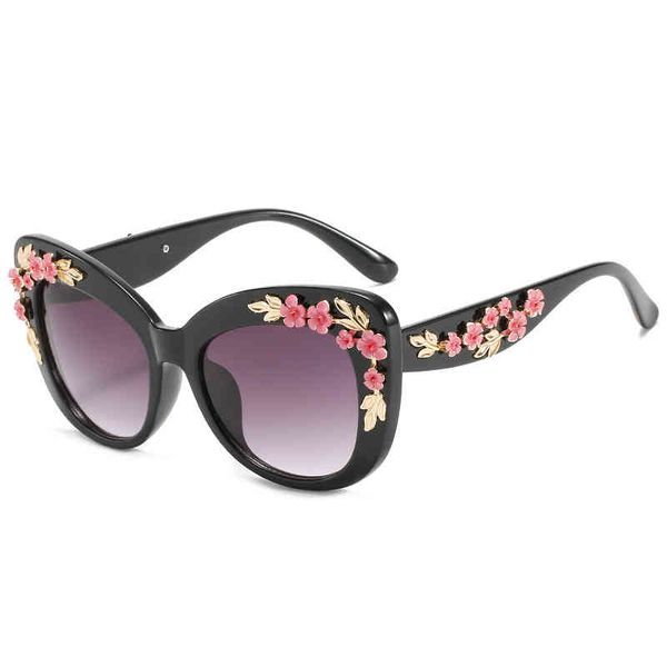 

2021 fashion oversized glass baroque style retro sunglass trend carved luxury ftival holiday metal sunglass, White;black