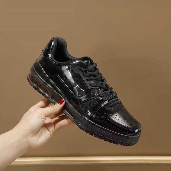 

2022 luxury designer dress shoes pink jelly transparent trainer sneakers with box new track non-slip 1top, Black