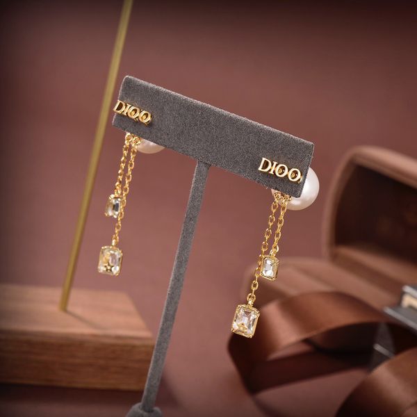 

aaa designer jewelry 2021 new letter long pearl earrings red back hanging tassel zircon earrings, Golden
