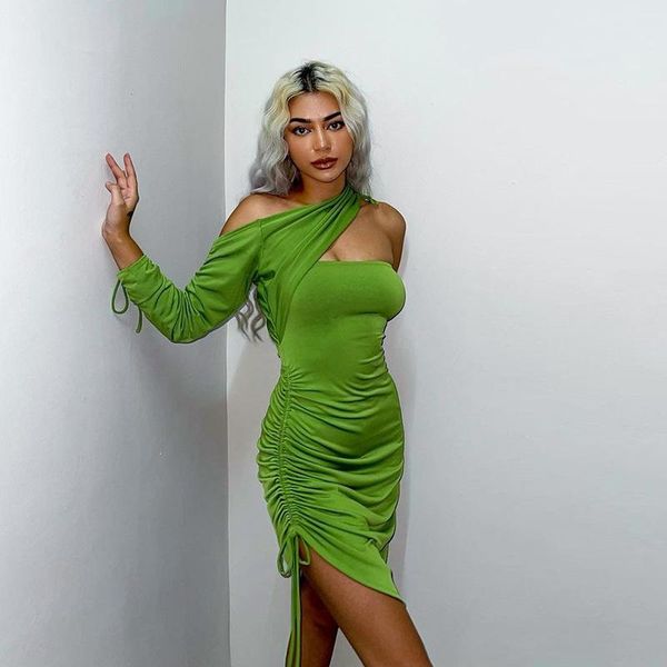 

women's swimwear ladies off-the-shoulder dress, 2021 autumn and winter solid color twill one-shoulder long-sleeved summer retro dress, White;black