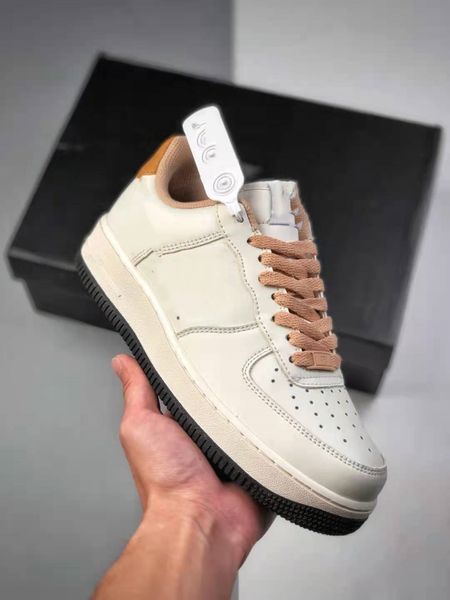 

air breathable shoes for men and women white size36-45